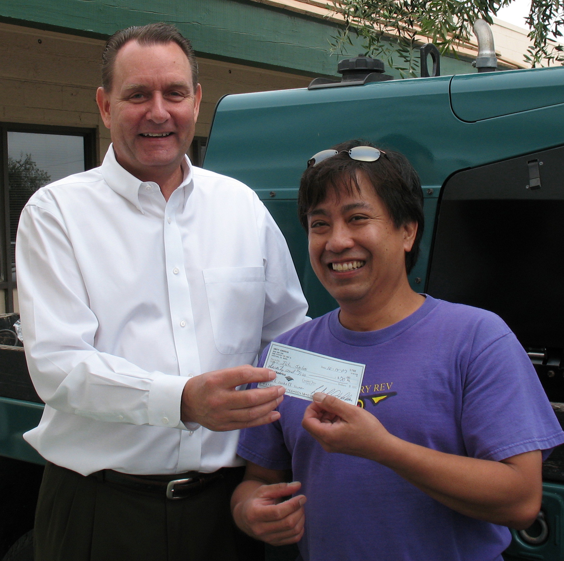 Ish wins chili cookoff 2007